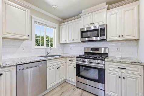 440 Eastwood Drive Petaluma CA 94954