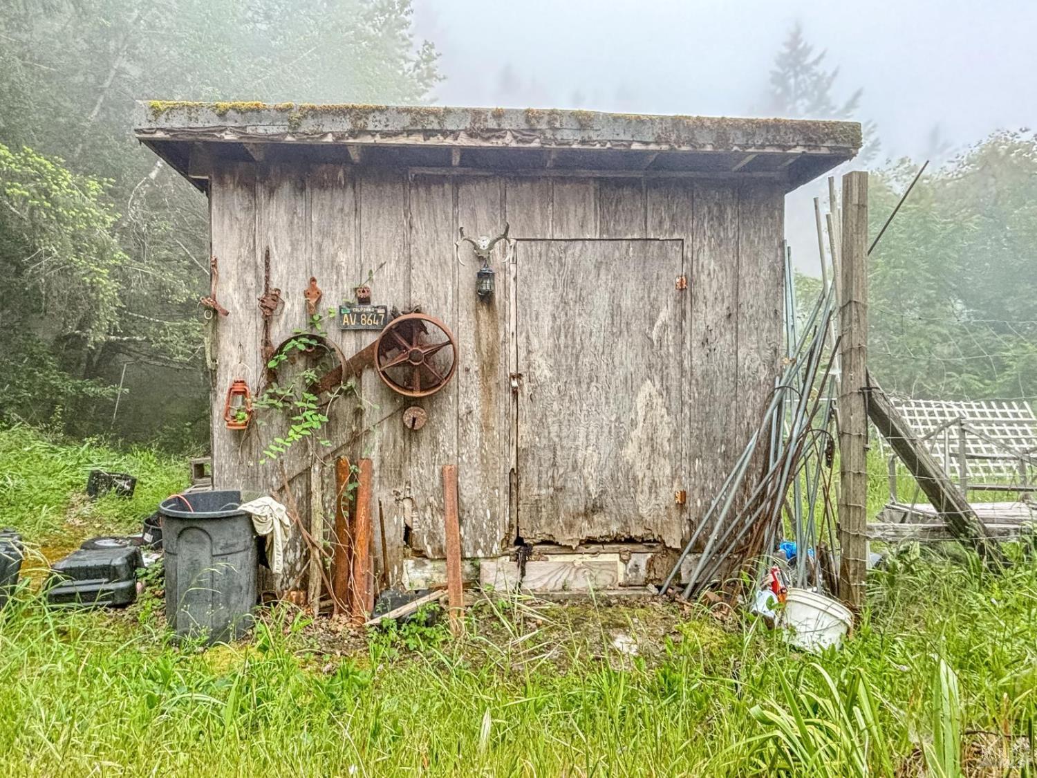 38401 Upper Road Willits CA 95490