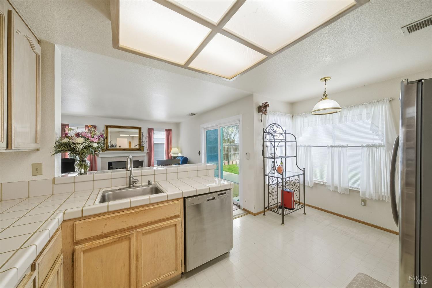 556 Somerville Circle Vacaville CA 95687