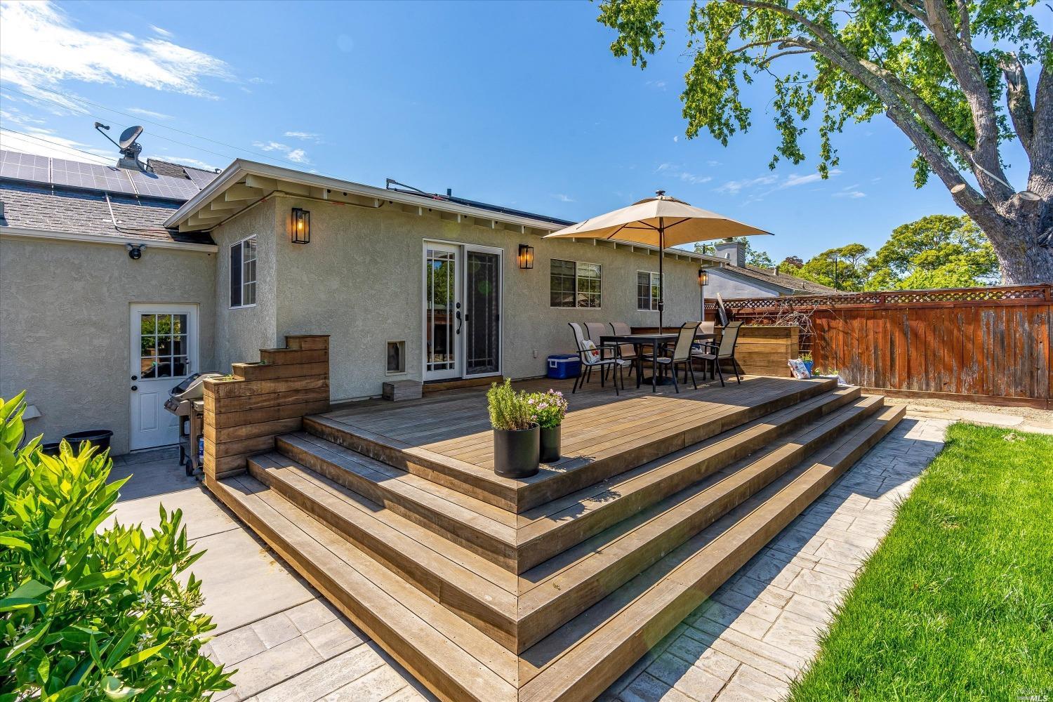 230 S Hartson Street Napa CA 94559