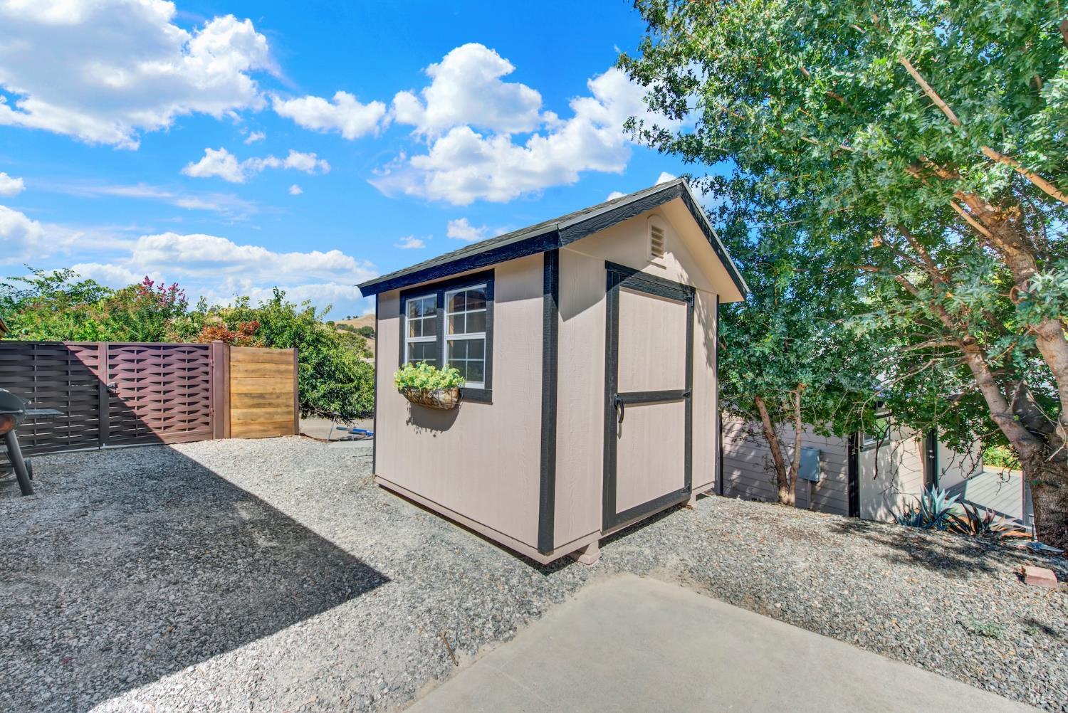 7517 English Hills Road Vacaville CA 95688