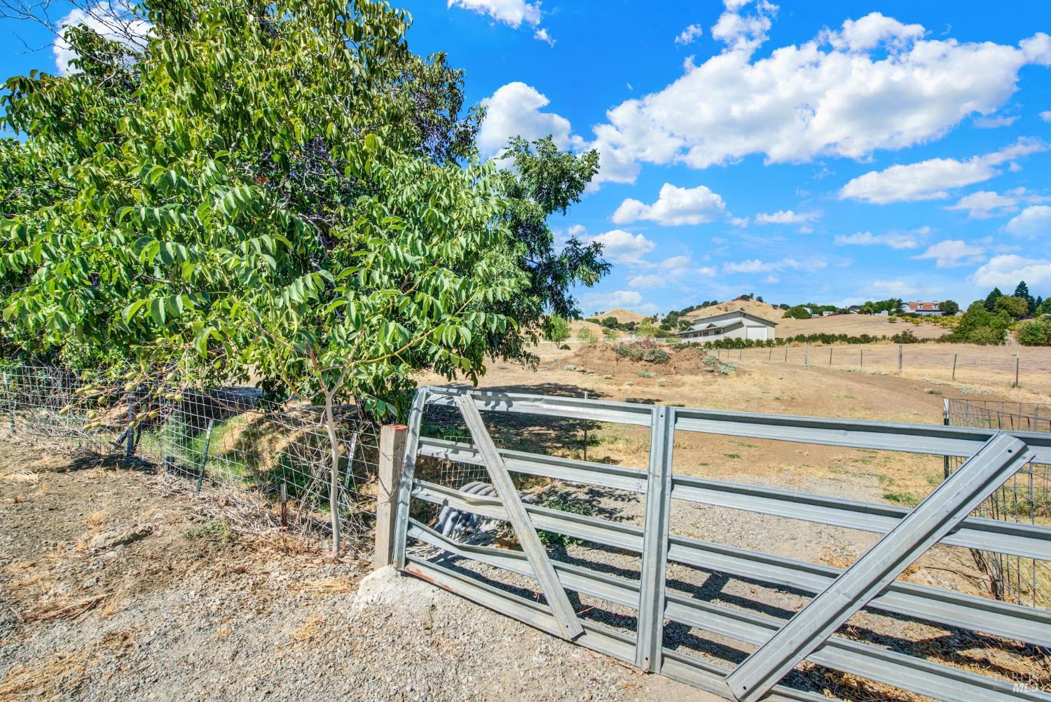 7517 English Hills Road Vacaville CA 95688