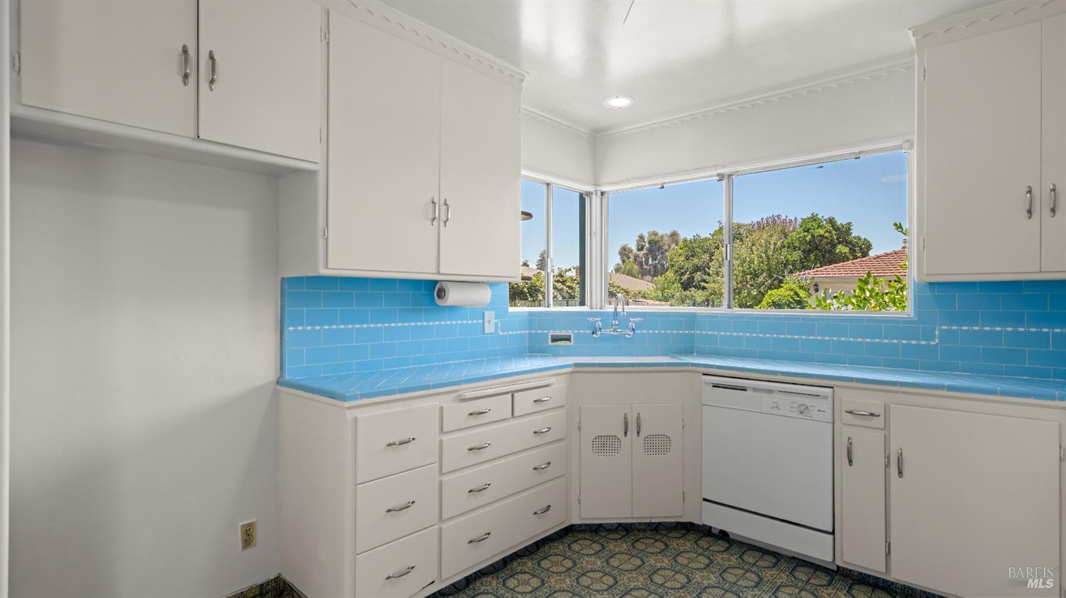 873 Blossom Way Hayward CA 94541