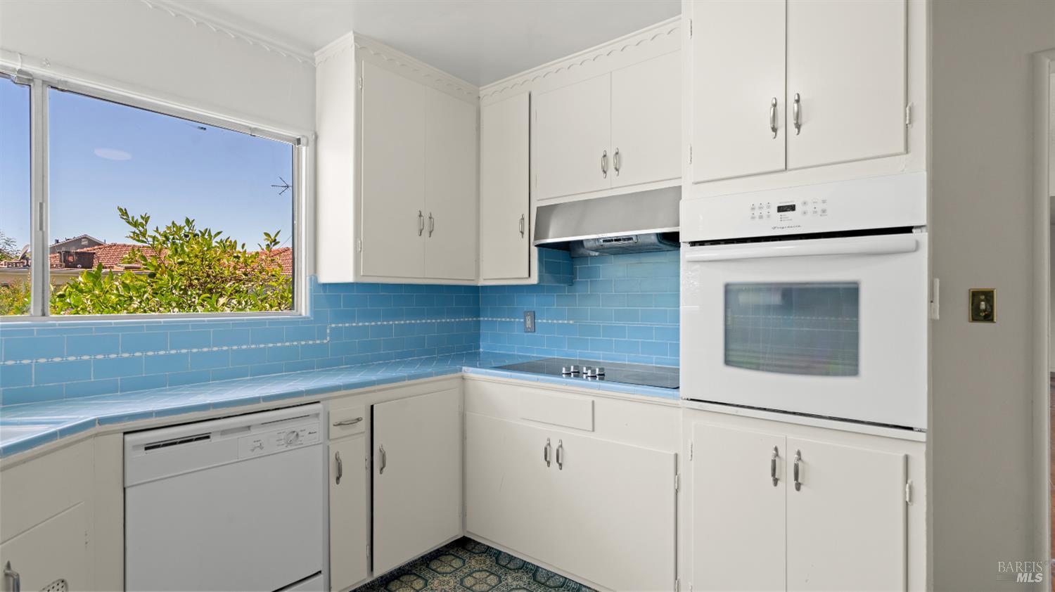 873 Blossom Way Hayward CA 94541