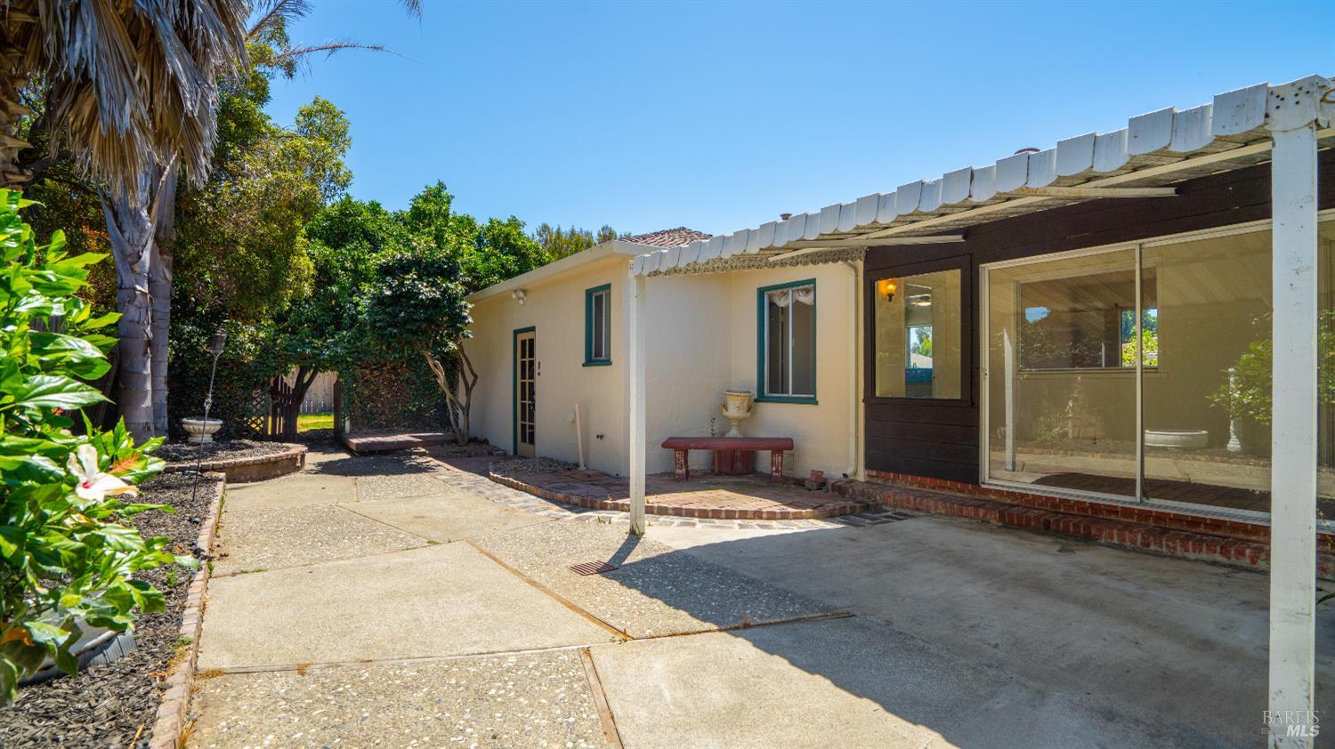 873 Blossom Way Hayward CA 94541