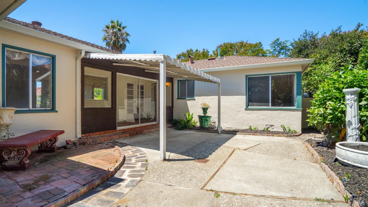 873 Blossom Way Hayward CA 94541