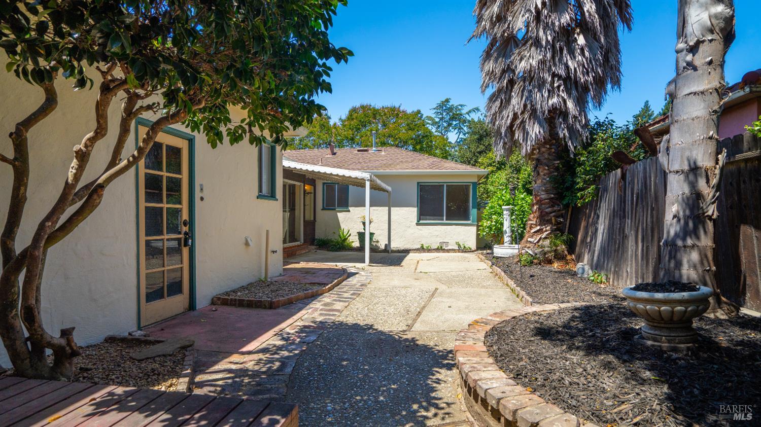 873 Blossom Way Hayward CA 94541