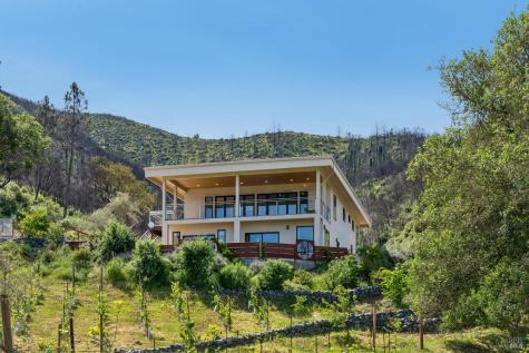 8353-8349 W Dry Creek Road Healdsburg CA 95448
