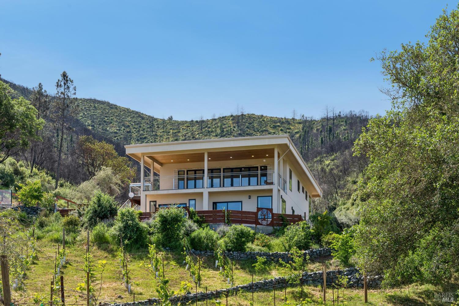 8353-8349 W Dry Creek Road Healdsburg CA 95448