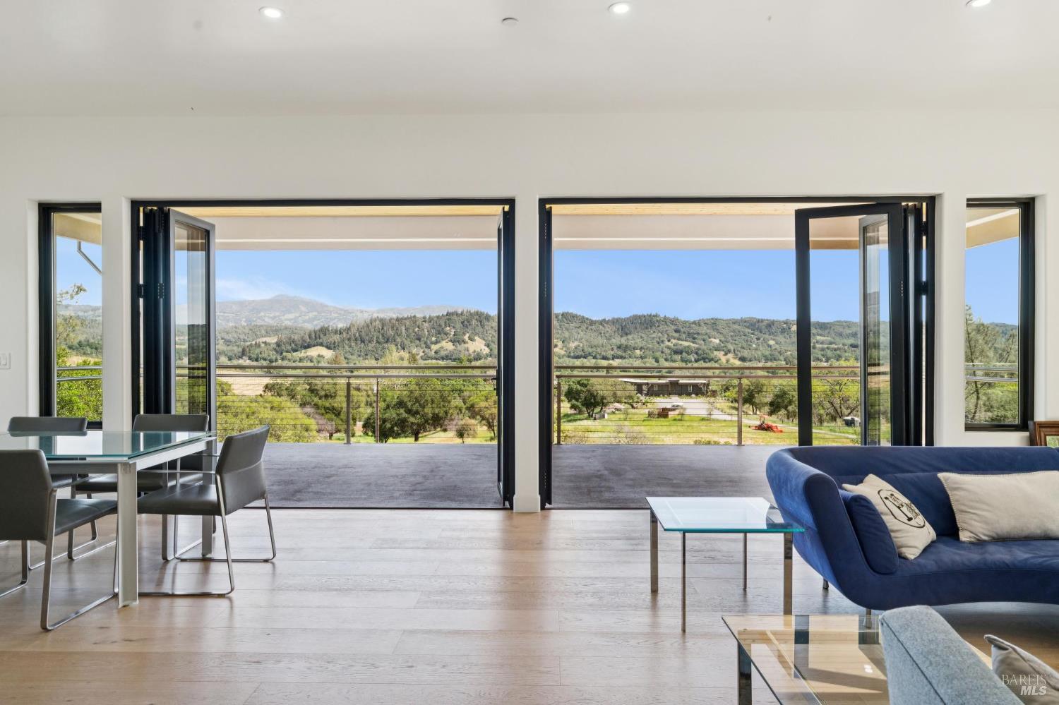 8353-8349 W Dry Creek Road Healdsburg CA 95448