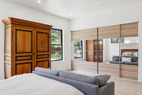 8353-8349 W Dry Creek Road Healdsburg CA 95448