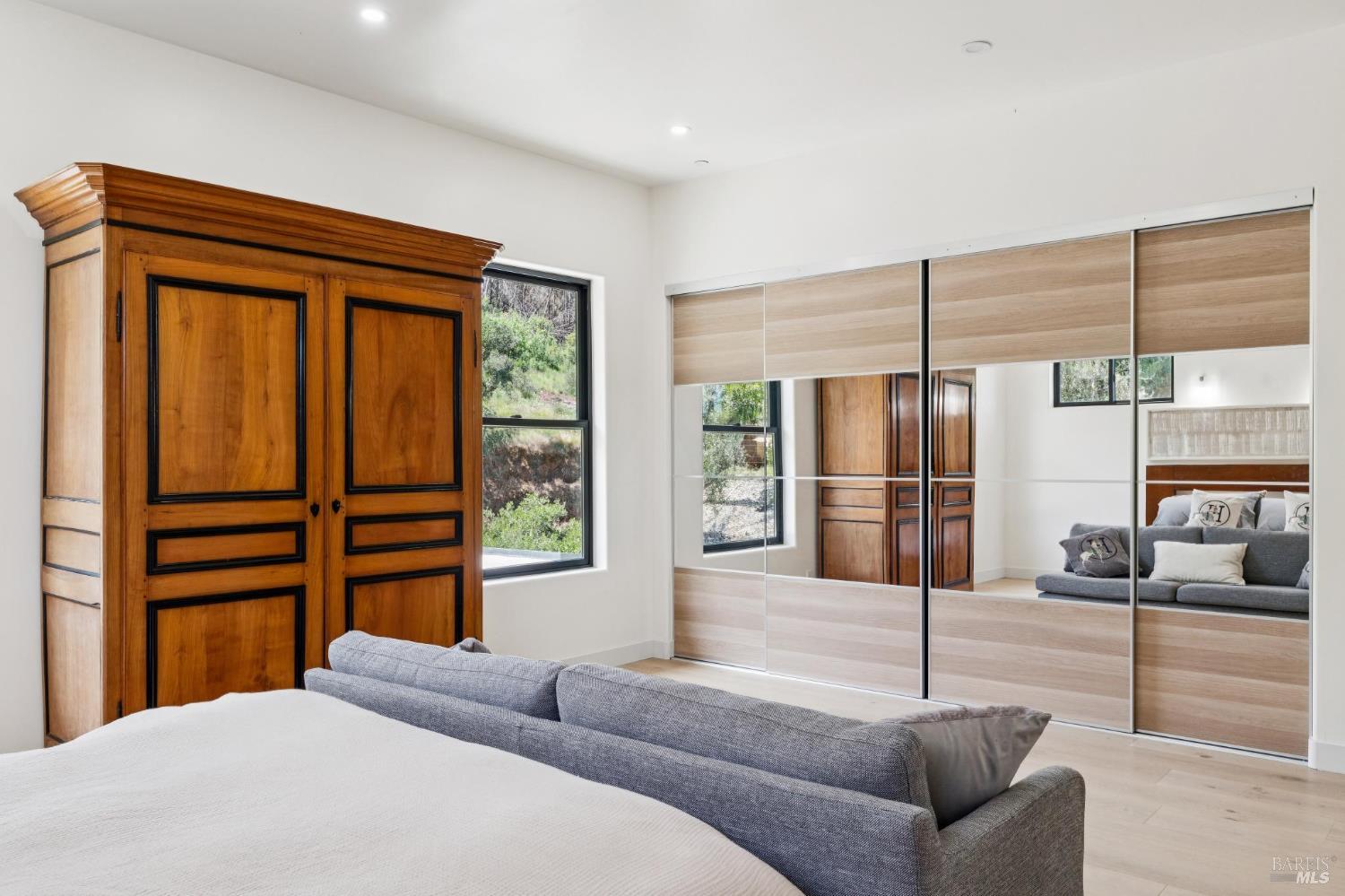 8353-8349 W Dry Creek Road Healdsburg CA 95448