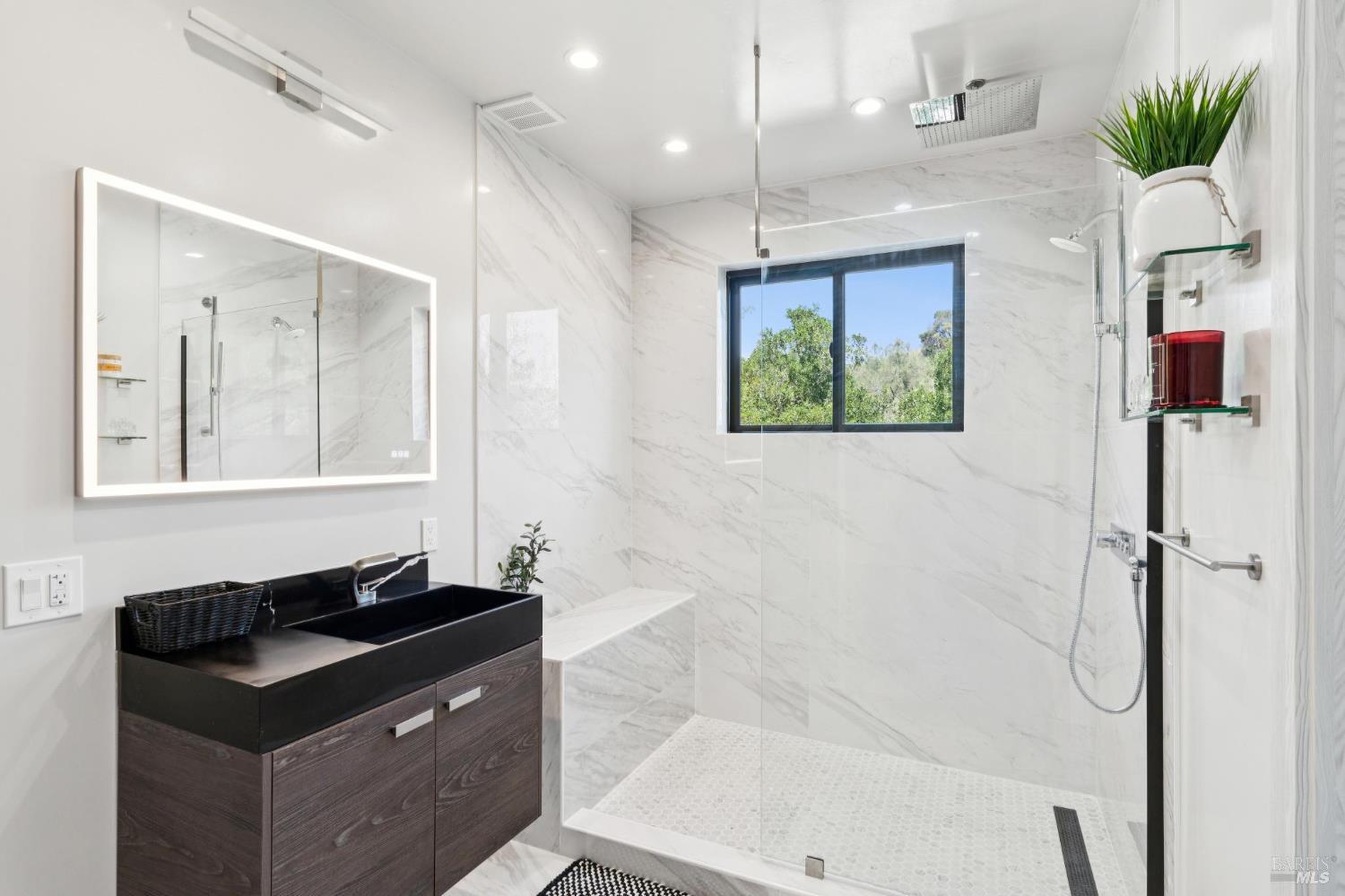 8353-8349 W Dry Creek Road Healdsburg CA 95448