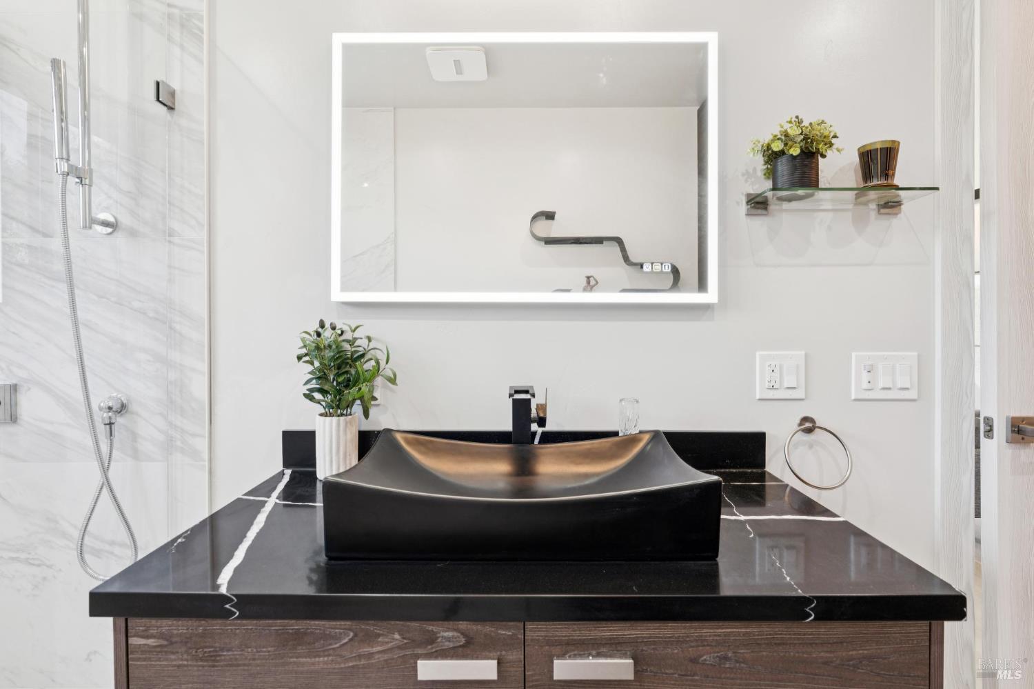 8353-8349 W Dry Creek Road Healdsburg CA 95448