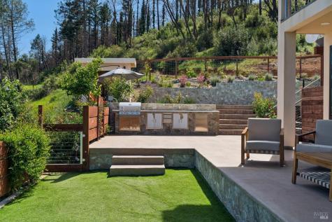 8353-8349 W Dry Creek Road Healdsburg CA 95448