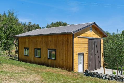 8353-8349 W Dry Creek Road Healdsburg CA 95448