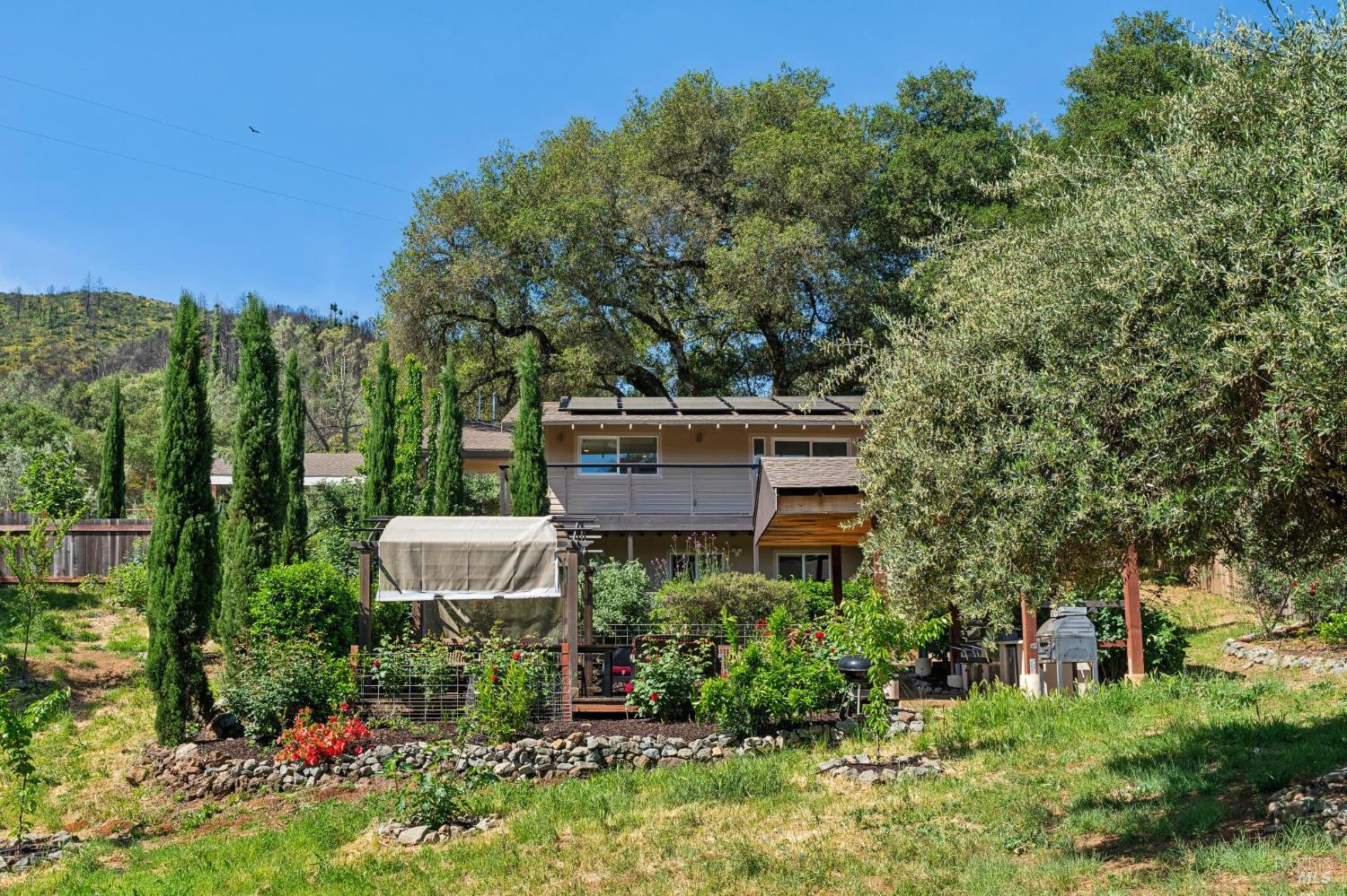 8353-8349 W Dry Creek Road Healdsburg CA 95448