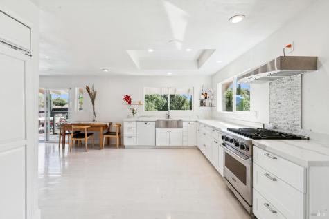8353-8349 W Dry Creek Road Healdsburg CA 95448