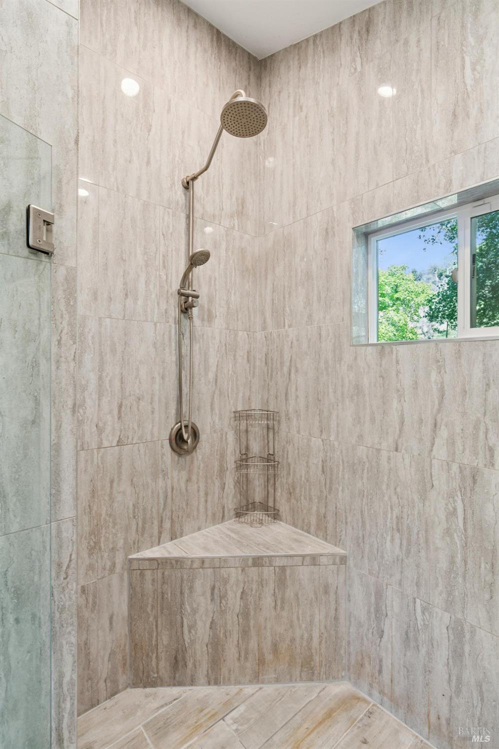 8353-8349 W Dry Creek Road Healdsburg CA 95448