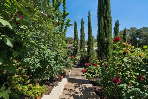 8353-8349 W Dry Creek Road Healdsburg CA 95448