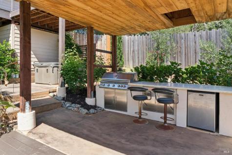 8353-8349 W Dry Creek Road Healdsburg CA 95448