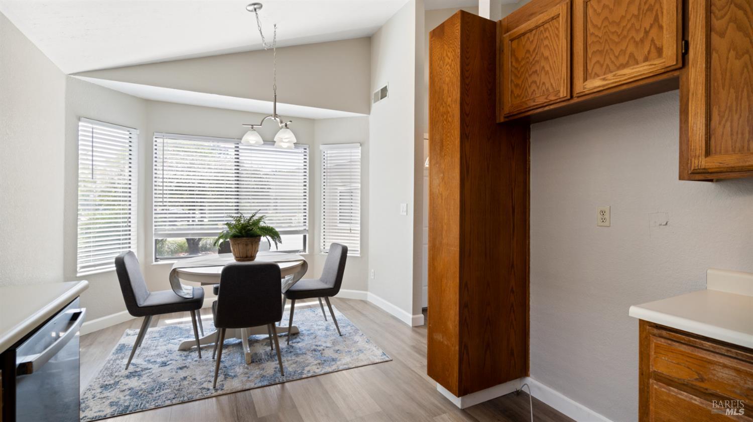 489 Pollard Way Windsor CA 95492