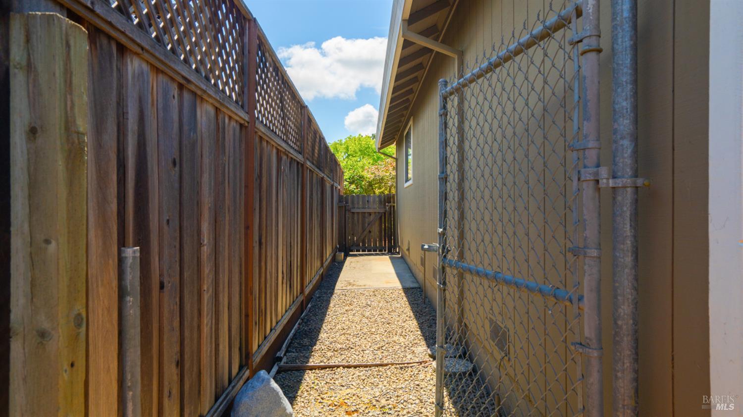489 Pollard Way Windsor CA 95492