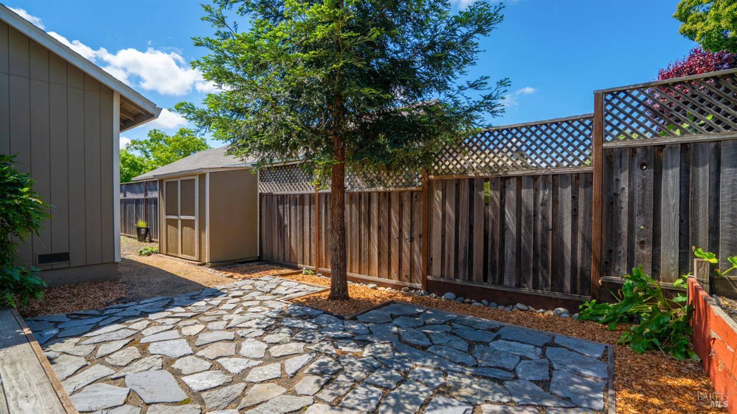 489 Pollard Way Windsor CA 95492