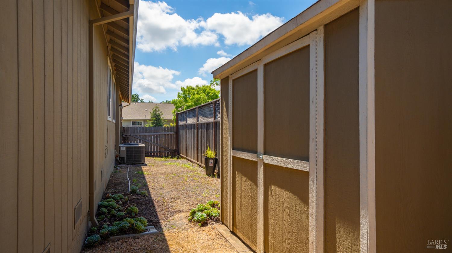 489 Pollard Way Windsor CA 95492