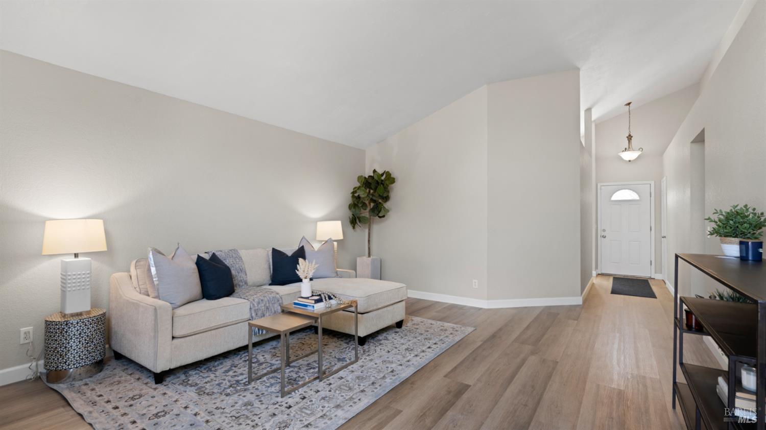 489 Pollard Way Windsor CA 95492