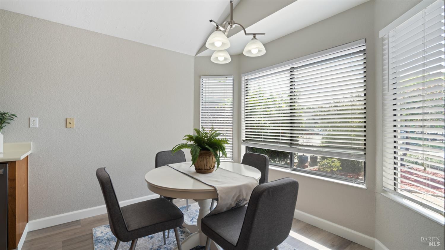 489 Pollard Way Windsor CA 95492