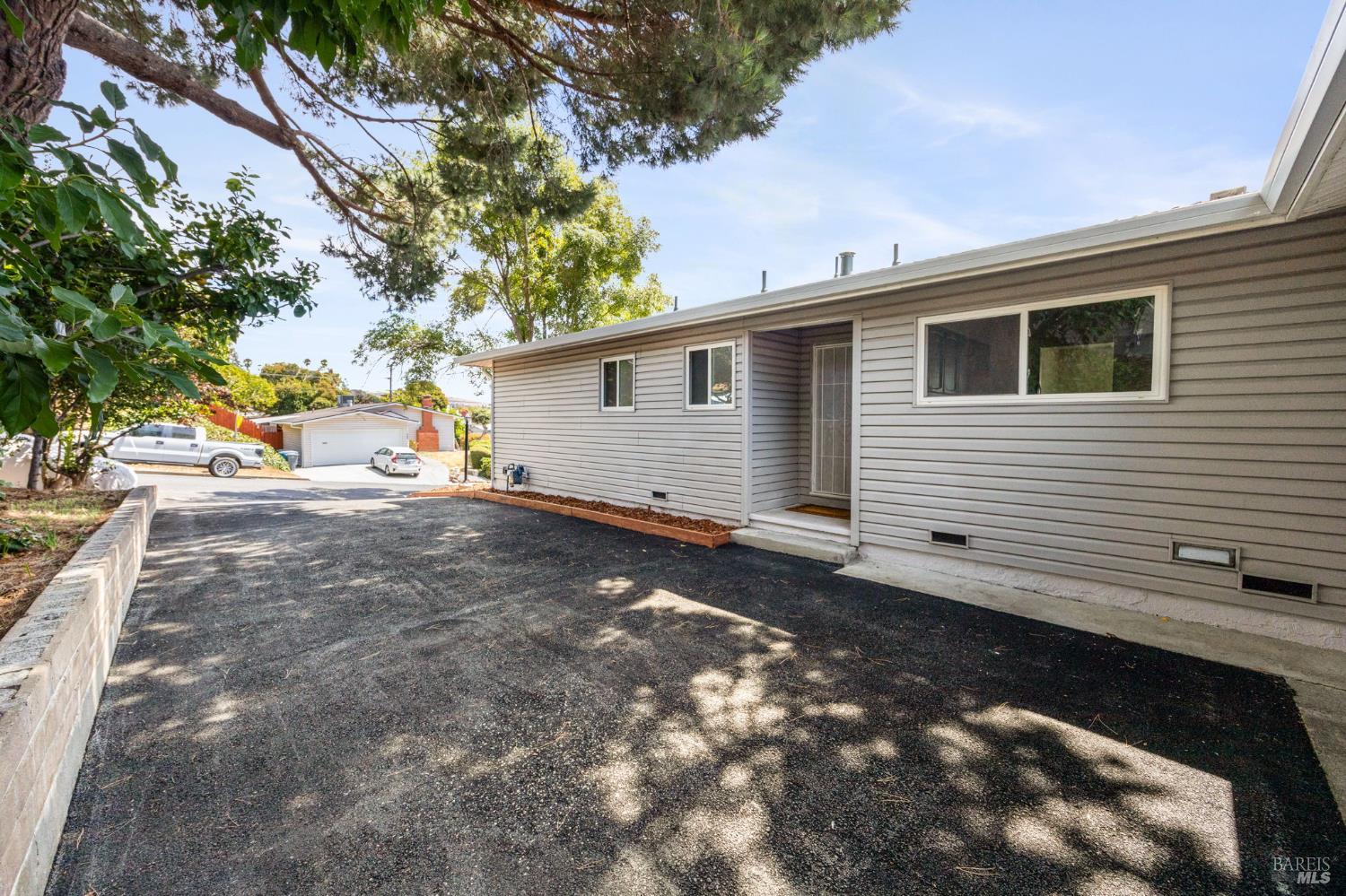 1509 Lassen Court Vallejo CA 94591