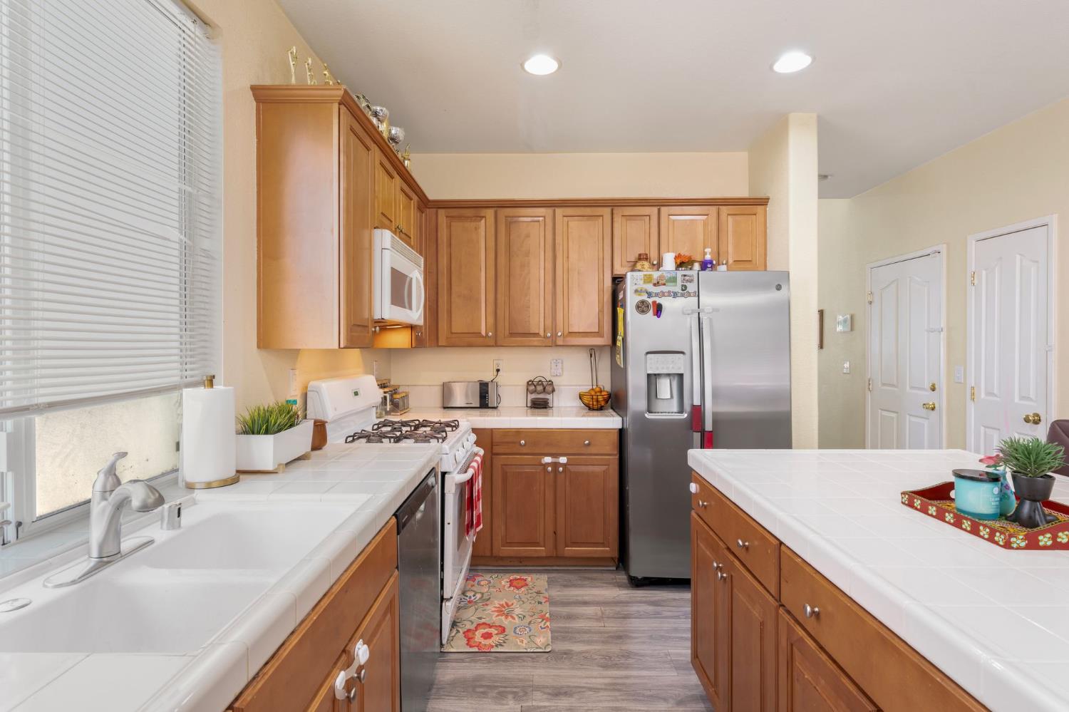 3359 Colchester Avenue Sacramento CA 95834