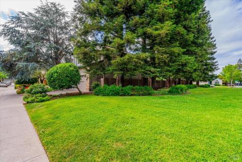 182 Wikiup Meadows Drive Santa Rosa CA 95403