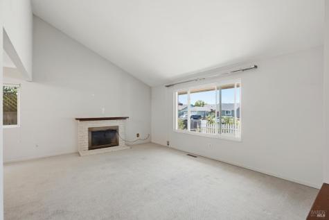 1059 Santa Clara Lane Petaluma CA 94954