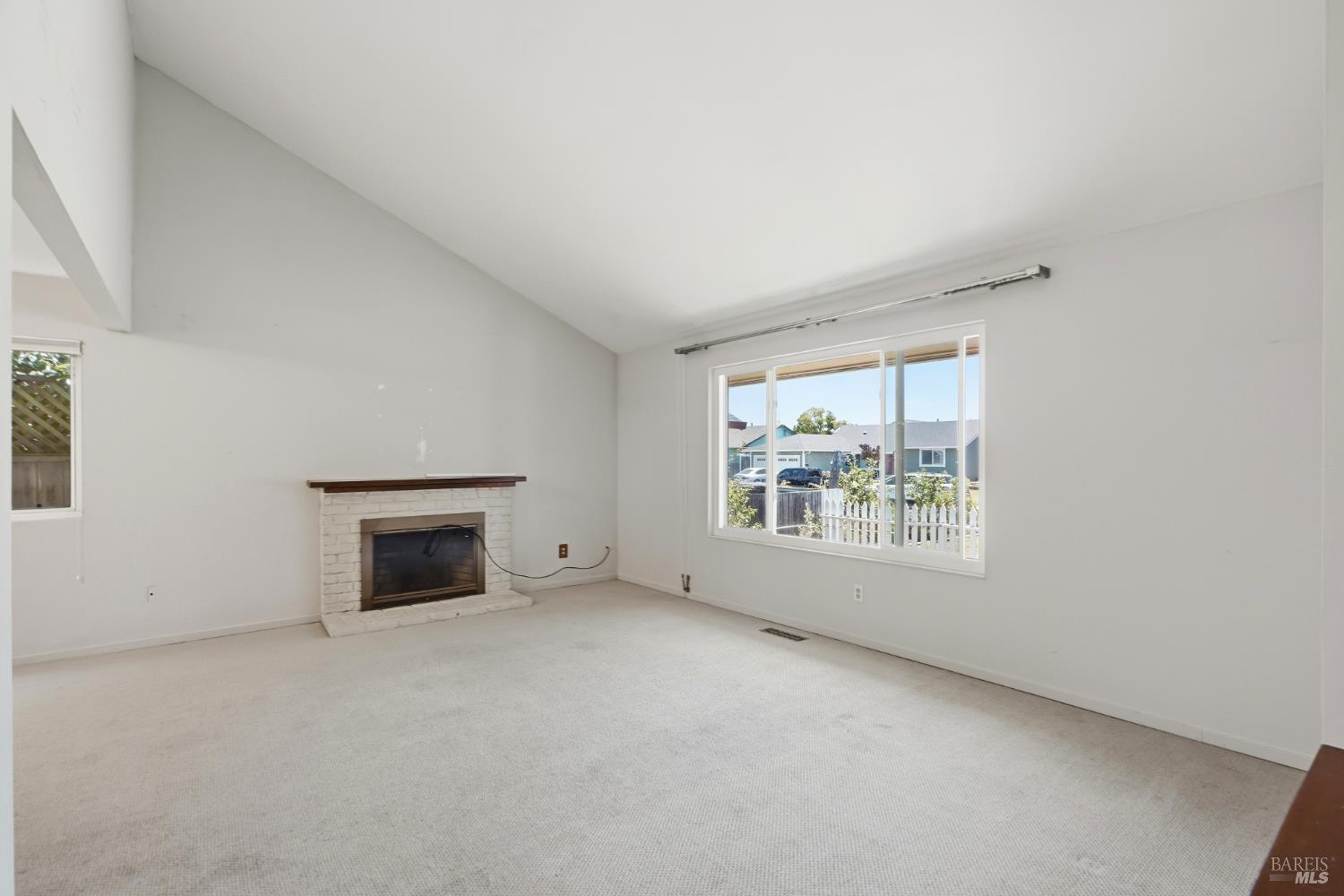 1059 Santa Clara Lane Petaluma CA 94954