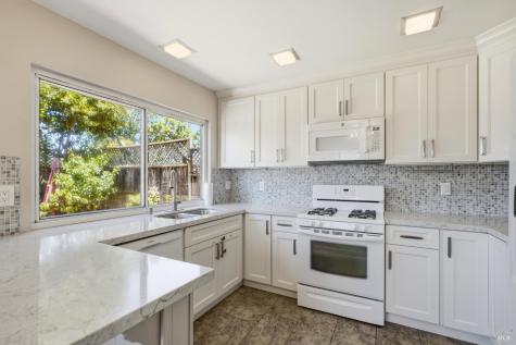 1059 Santa Clara Lane Petaluma CA 94954