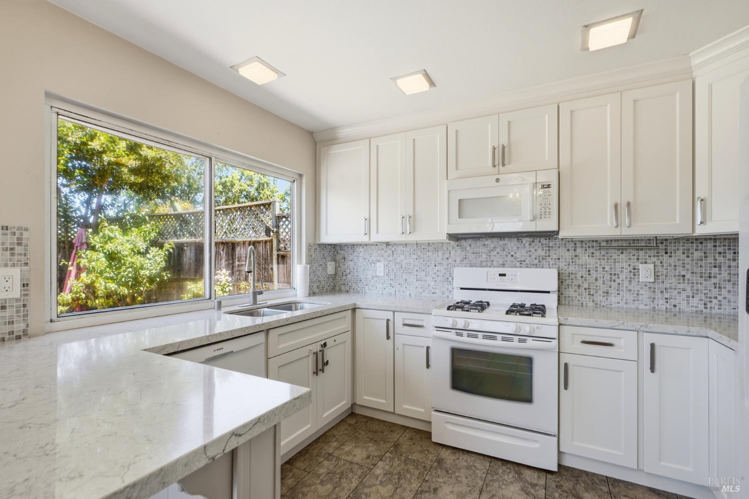 1059 Santa Clara Lane Petaluma CA 94954