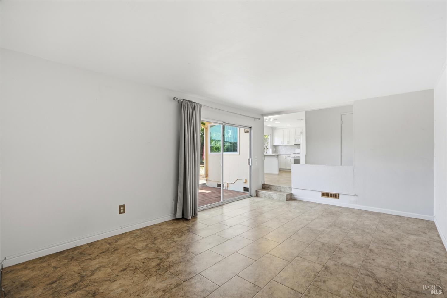 1059 Santa Clara Lane Petaluma CA 94954