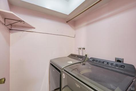 1059 Santa Clara Lane Petaluma CA 94954