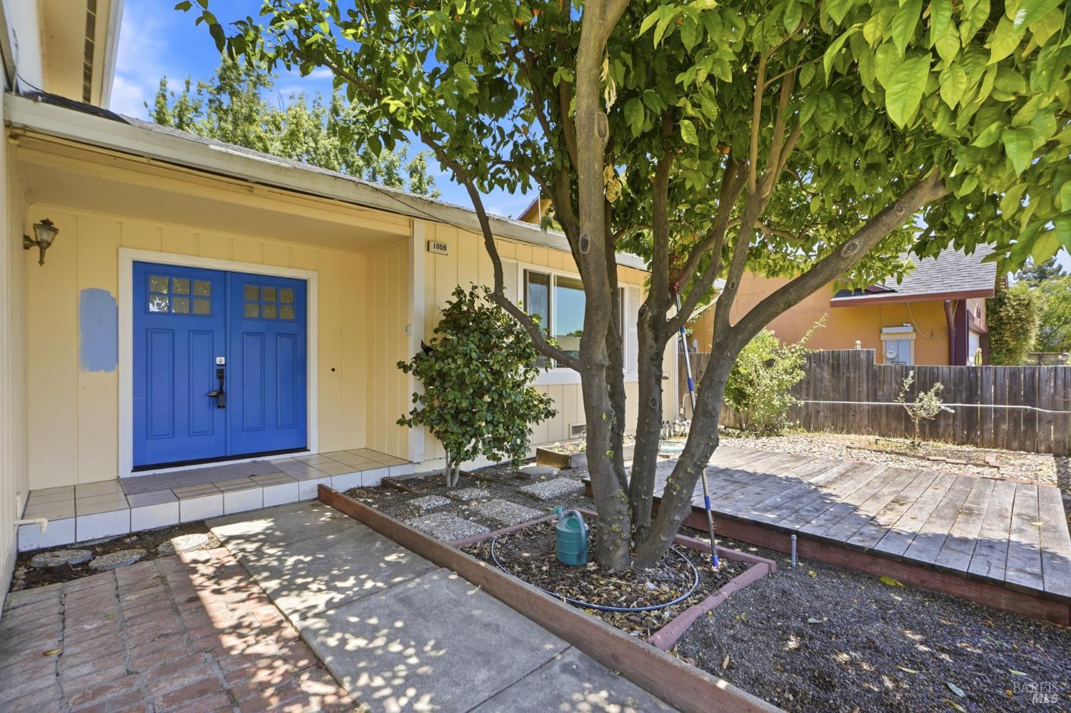 1059 Santa Clara Lane Petaluma CA 94954