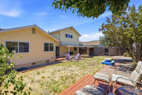 1059 Santa Clara Lane Petaluma CA 94954