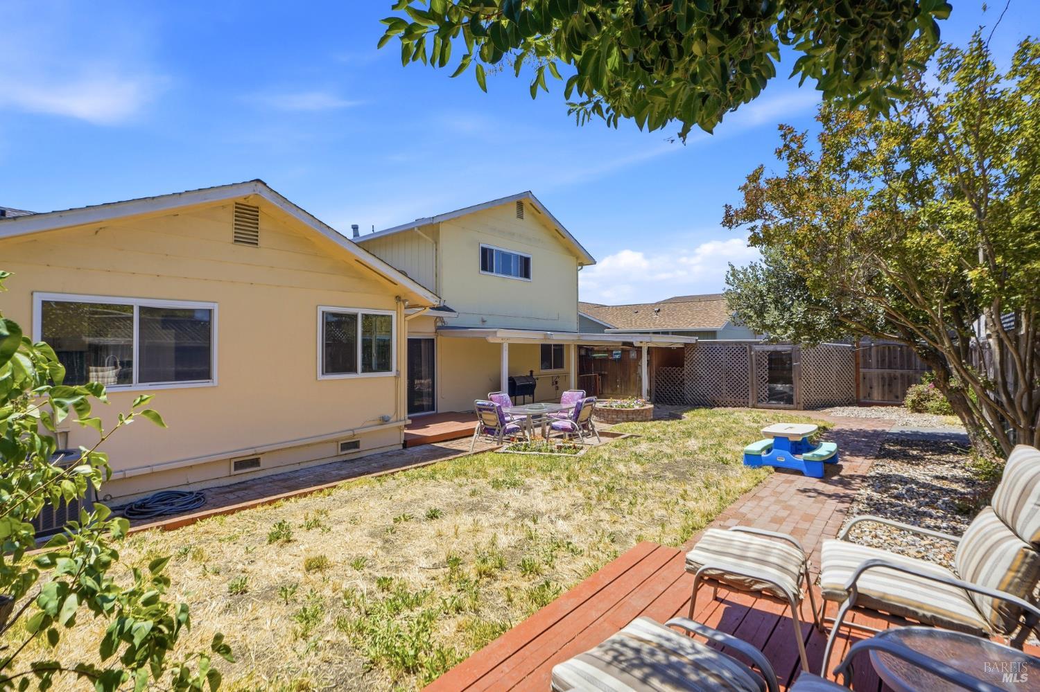 1059 Santa Clara Lane Petaluma CA 94954
