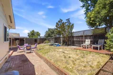 1059 Santa Clara Lane Petaluma CA 94954