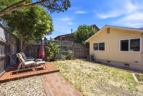1059 Santa Clara Lane Petaluma CA 94954