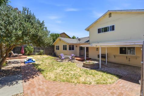 1059 Santa Clara Lane Petaluma CA 94954