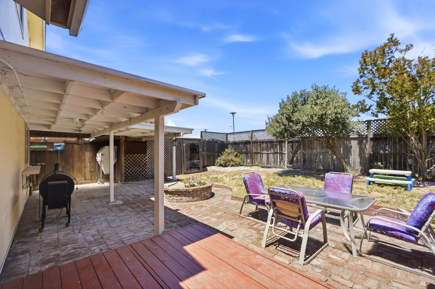 1059 Santa Clara Lane Petaluma CA 94954