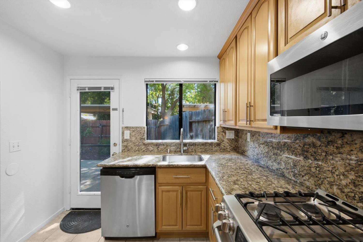 1618 Valdora Street Davis CA 95618