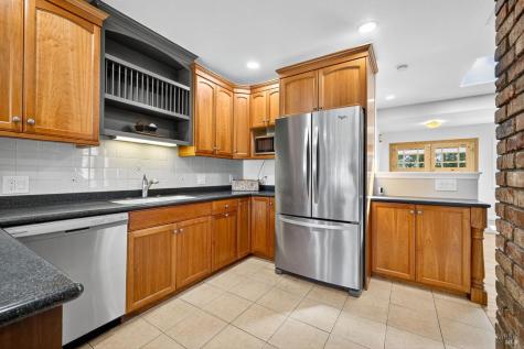 635 Goodwin Avenue Penngrove CA 94951