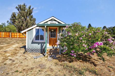 635 Goodwin Avenue Penngrove CA 94951